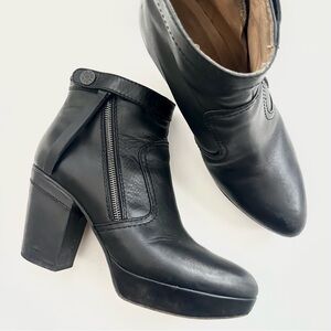 ACNE STUDIOS | “TRACK” BLACK LEATHER TABBED PLATFORM BOOTIES HEEL EXPOSED ZIPPER